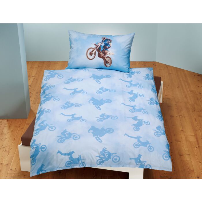 Draps-housses aux coloris assortis: marine, brun, bleu acier