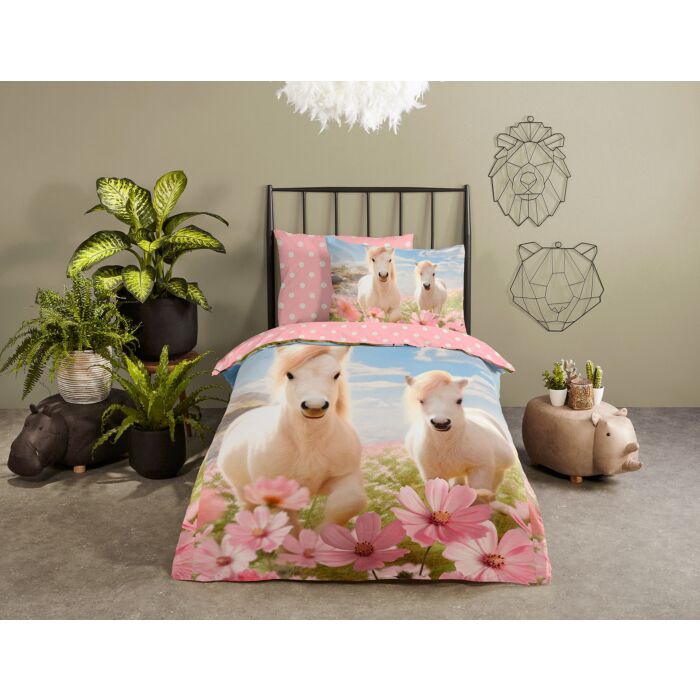 Parure de lit avec chevaux blancs et bouquet de fleurs roses