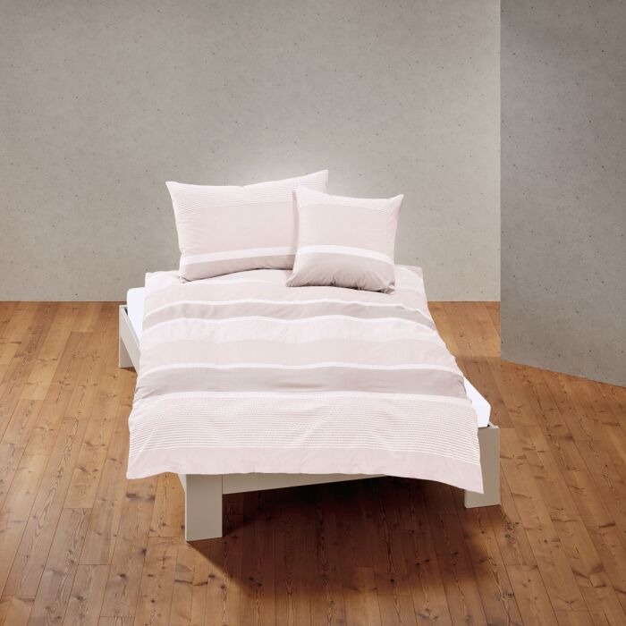 Parure de lit en seersucker et tissu plat, au motif rayé