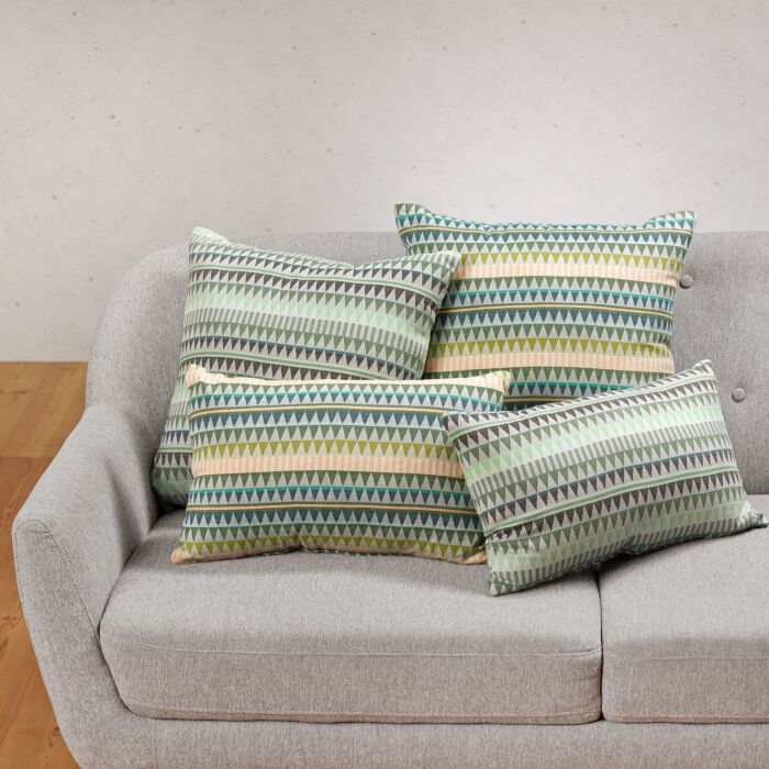 Coussin décoratif à motif géométrique triangle