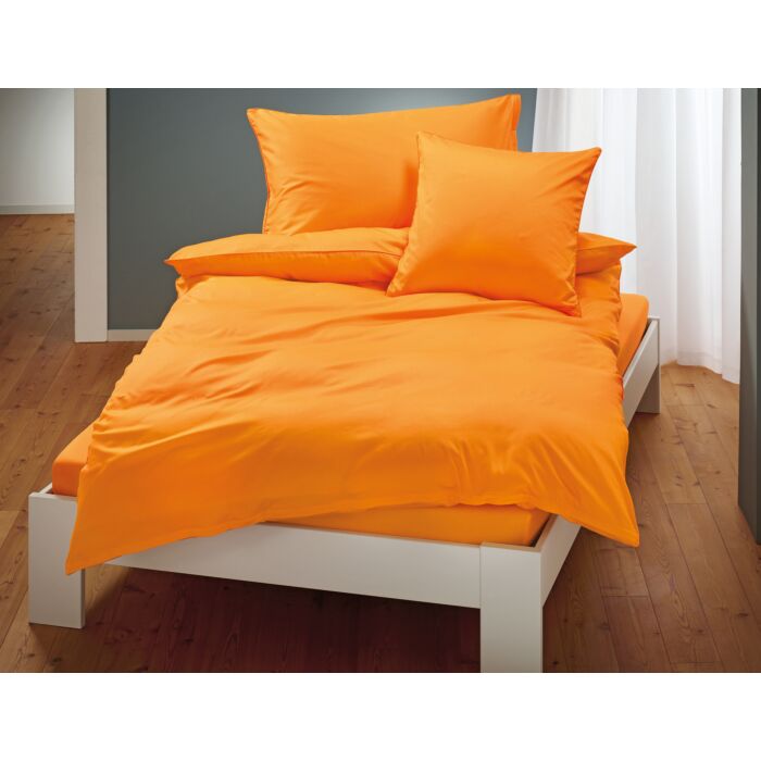 Linge de lit uni en satin avec liseré