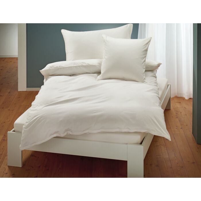 Linge de lit uni en satin avec liseré