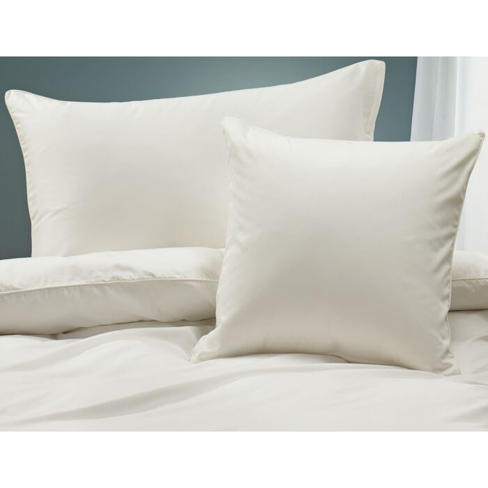 Linge de lit uni en satin avec liseré