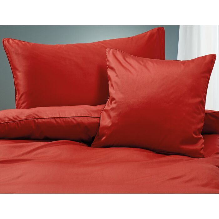 Linge de lit uni en satin avec liseré