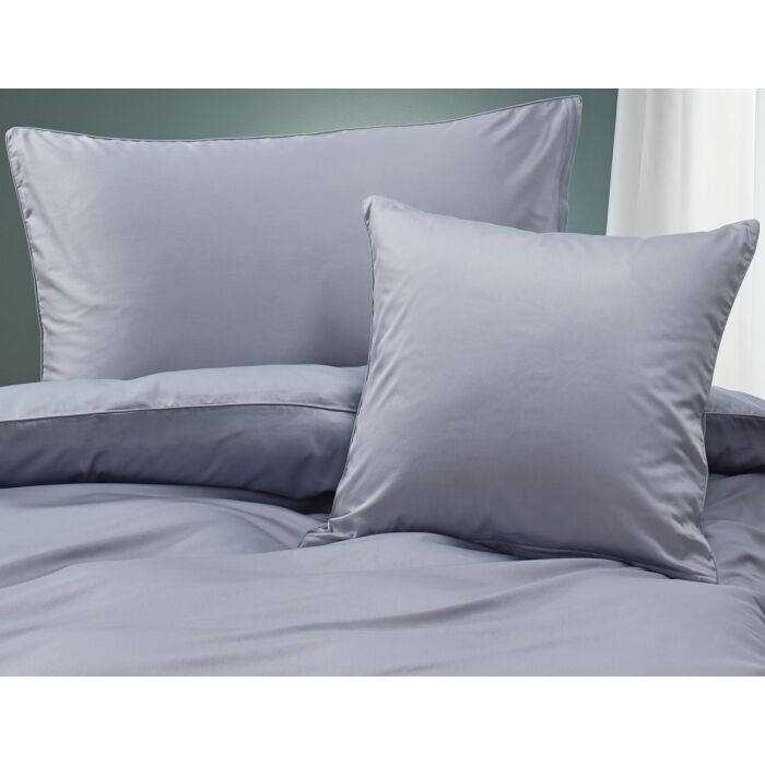 Linge de lit uni en satin avec liseré