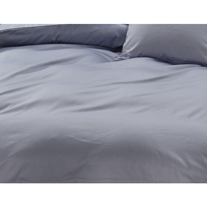Linge de lit uni en satin avec liseré