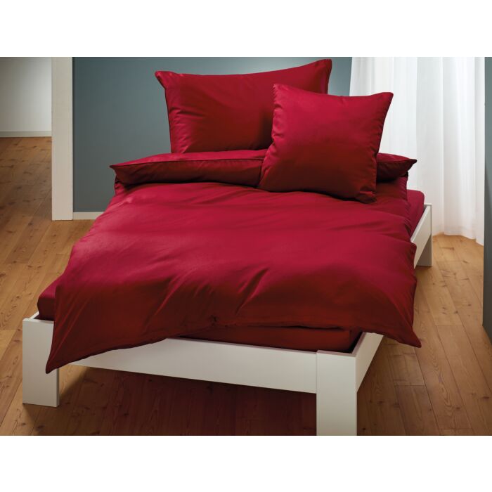 Linge de lit uni en satin avec liseré