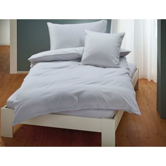 Linge de lit uni en satin avec liseré