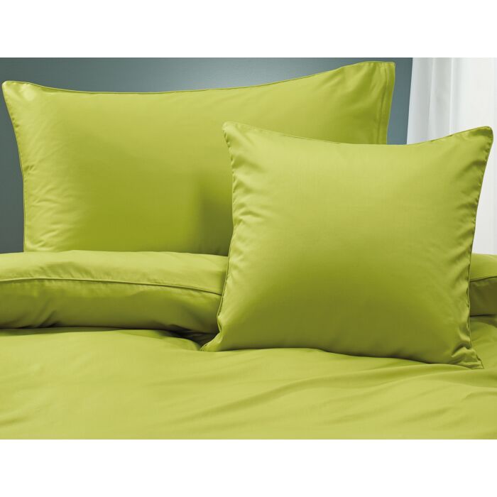Linge de lit uni en satin avec liseré