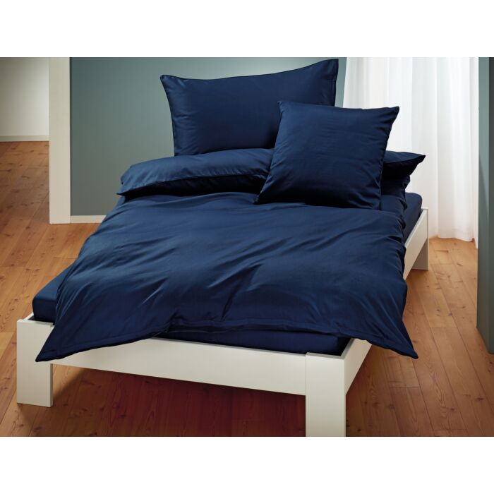 Linge de lit uni en satin avec liseré