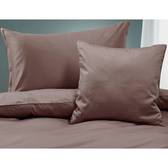 Linge de lit uni en satin avec liseré