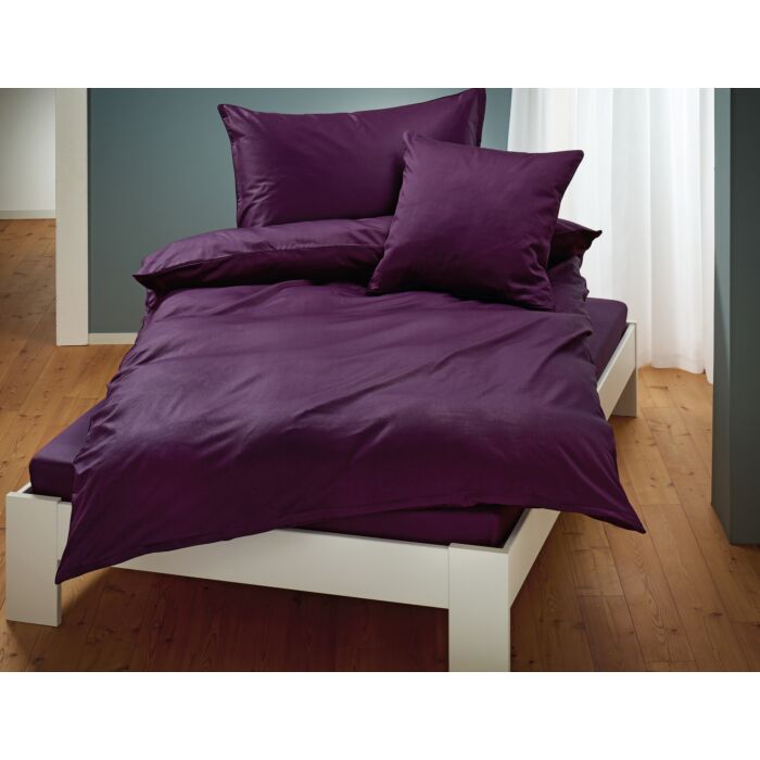 Linge de lit uni en satin avec liseré
