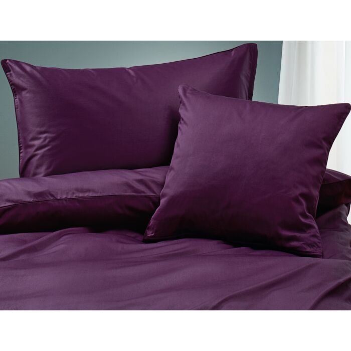 Linge de lit uni en satin avec liseré