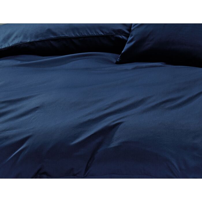 Linge de lit uni en satin avec liseré