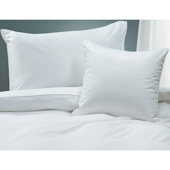 Linge de lit uni en satin avec liseré