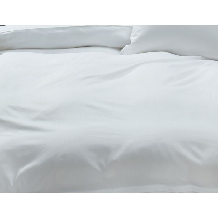 Linge de lit uni en satin avec liseré