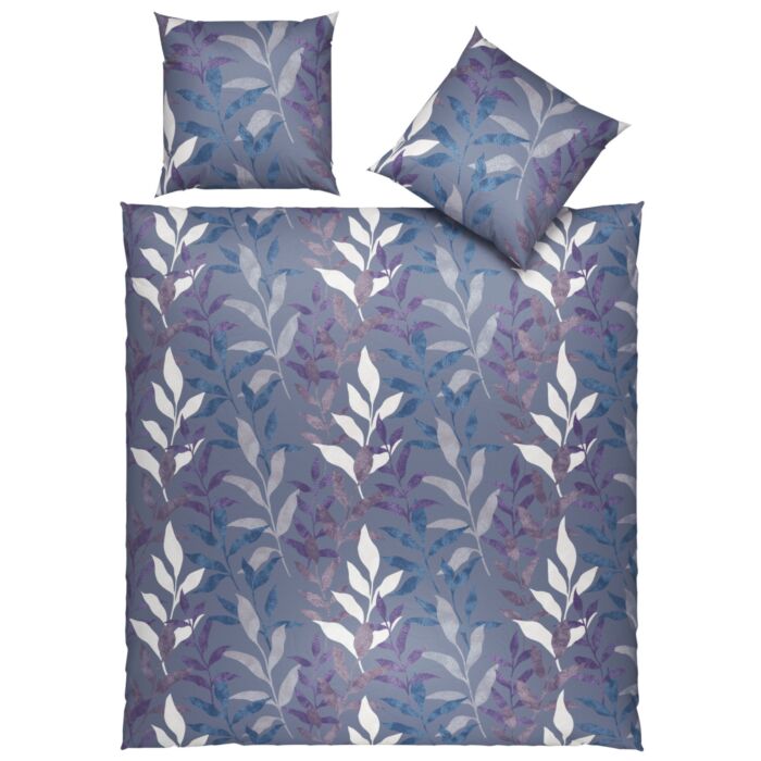 Linge de lit ornée de jolies feuilles