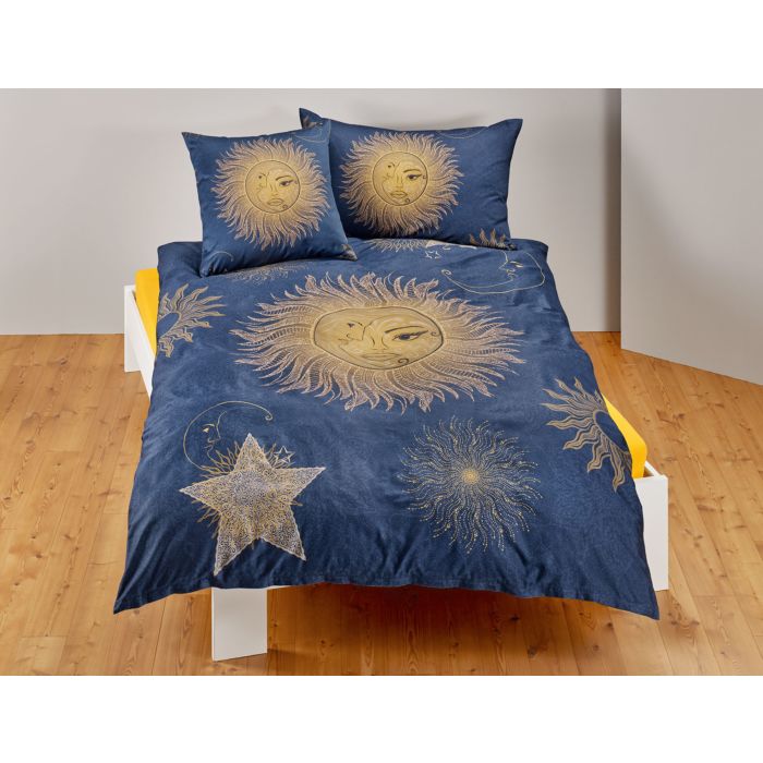 Paure de lit avec soleil et lune dans un visage main product photo